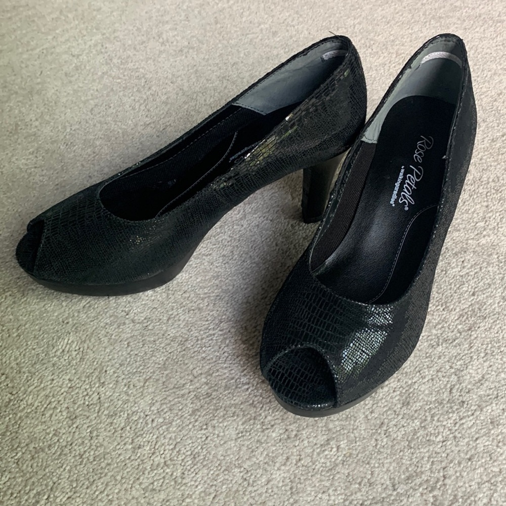 Black lizard open toe platform pumps size 7 NIB